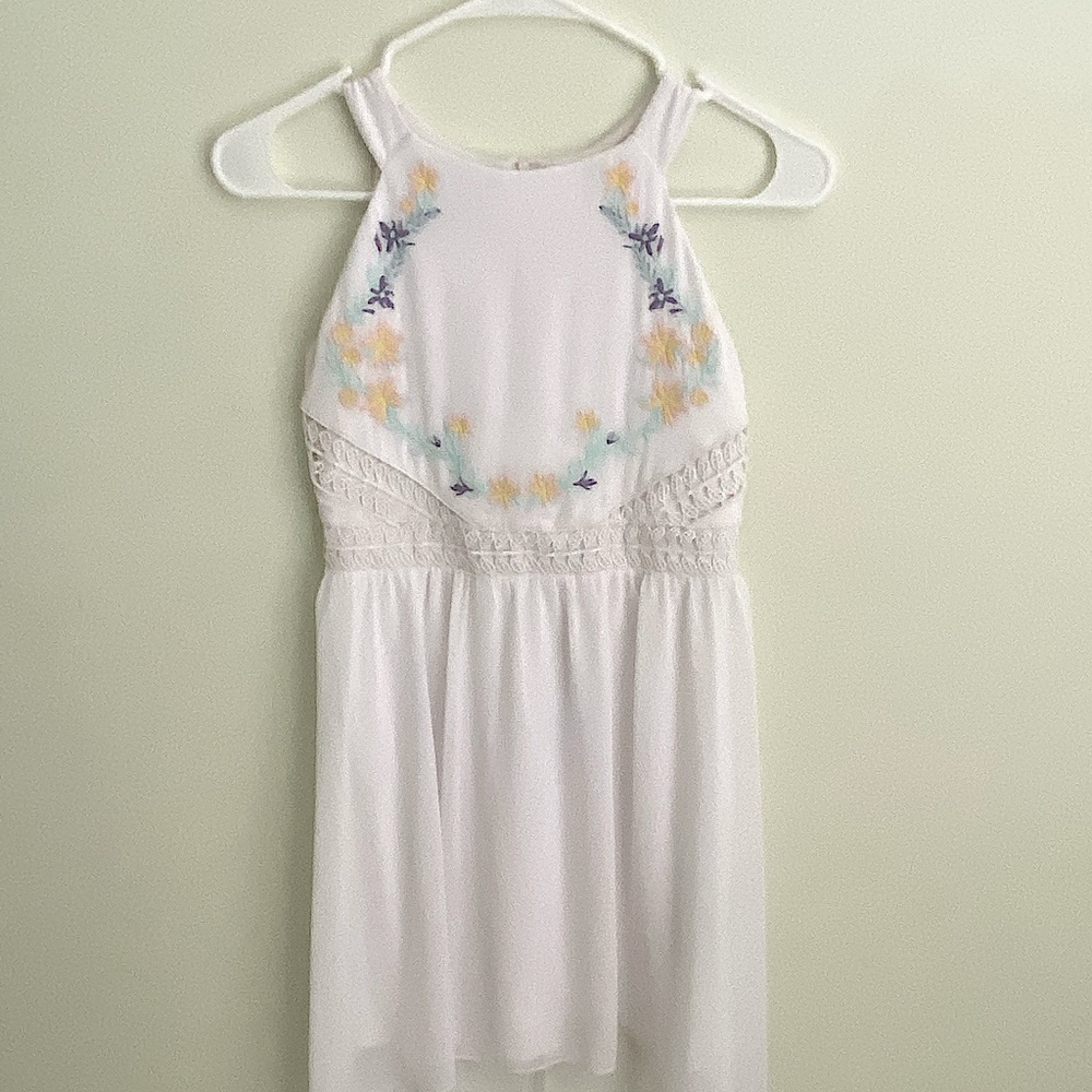 IZbyer white high low dress w/ cut away neckline